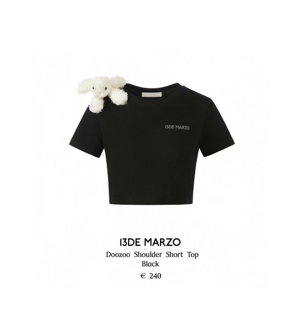 13DE MARZO 趴肩胸短款修身短袖 Tee